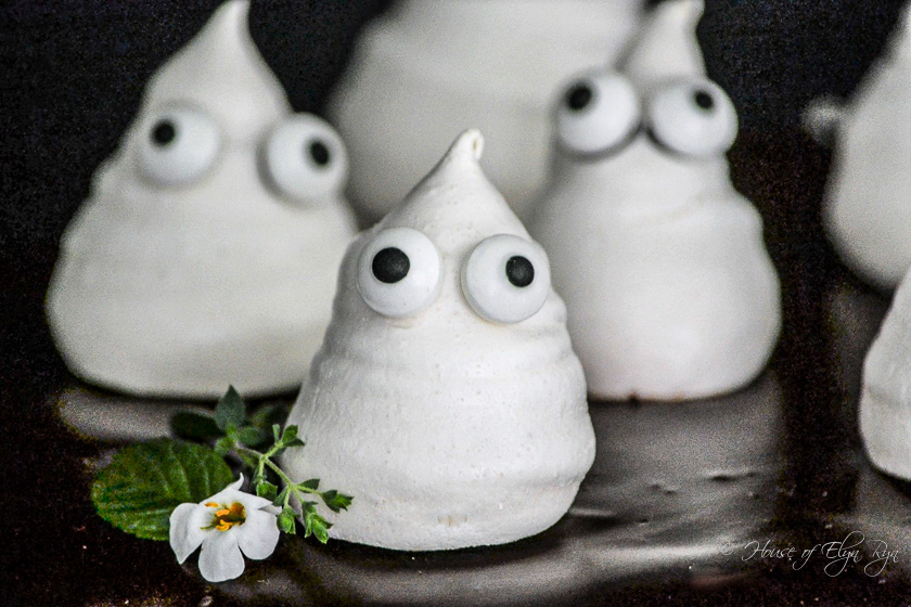 Meringue ghosts