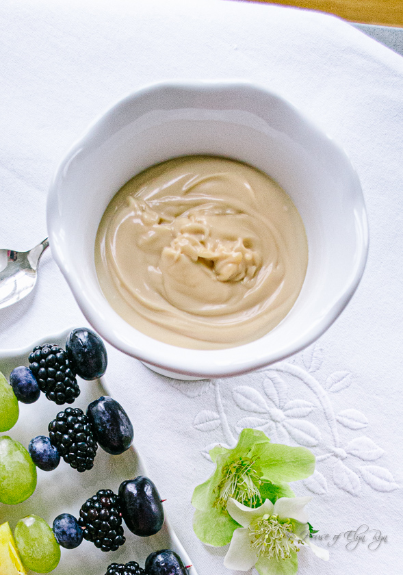 Brown sugar fruit dip