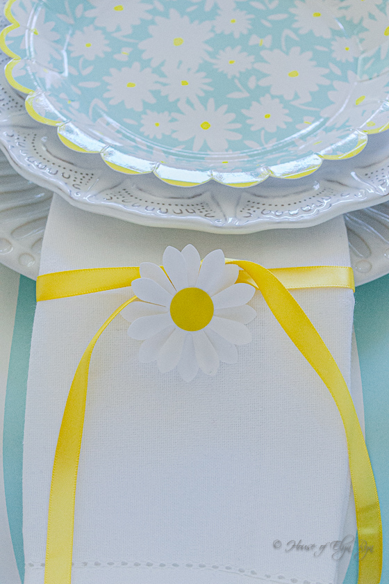 Summer Daisy Table