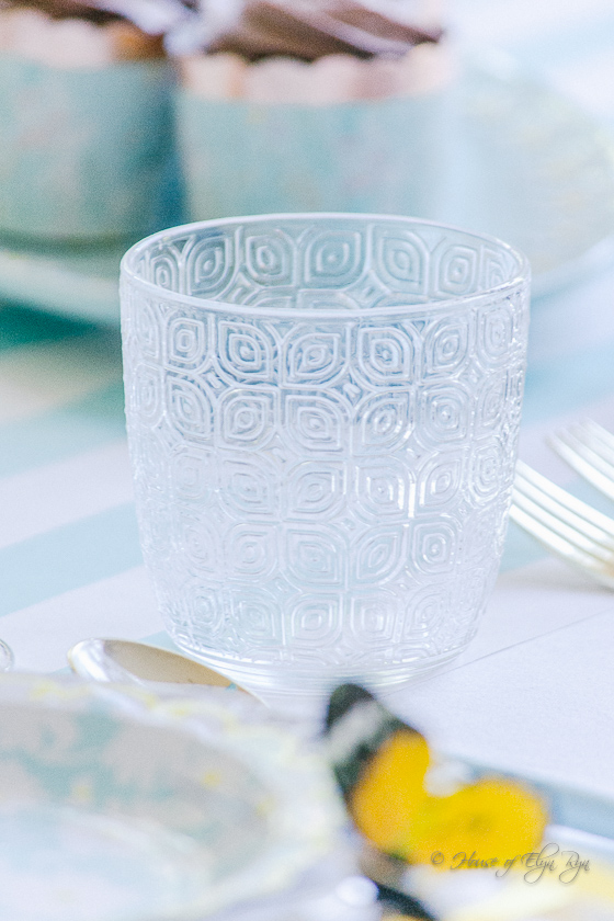 Summer Daisy Table