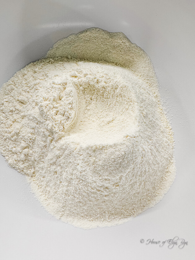 Mixing dry ingredients