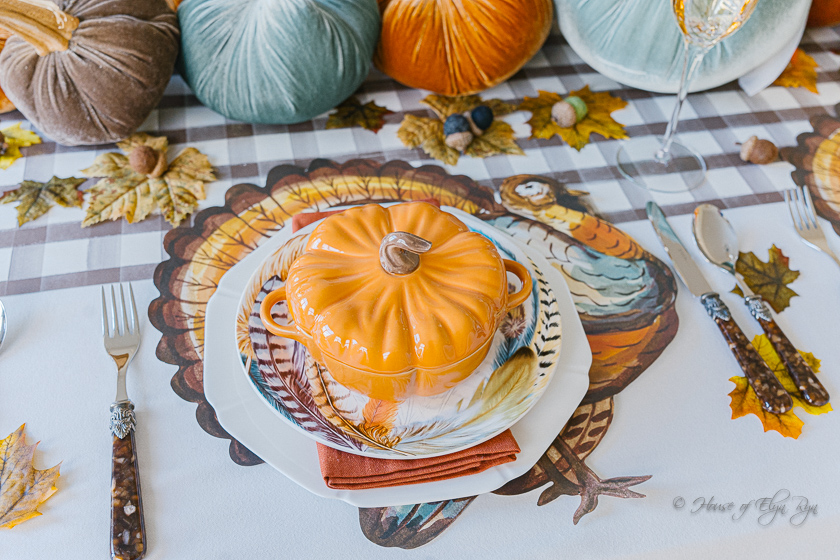 A Colorful Thanksgiving Table