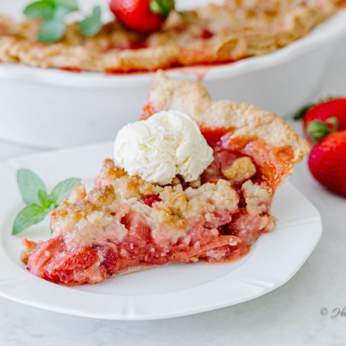Strawberry Streusel Pie