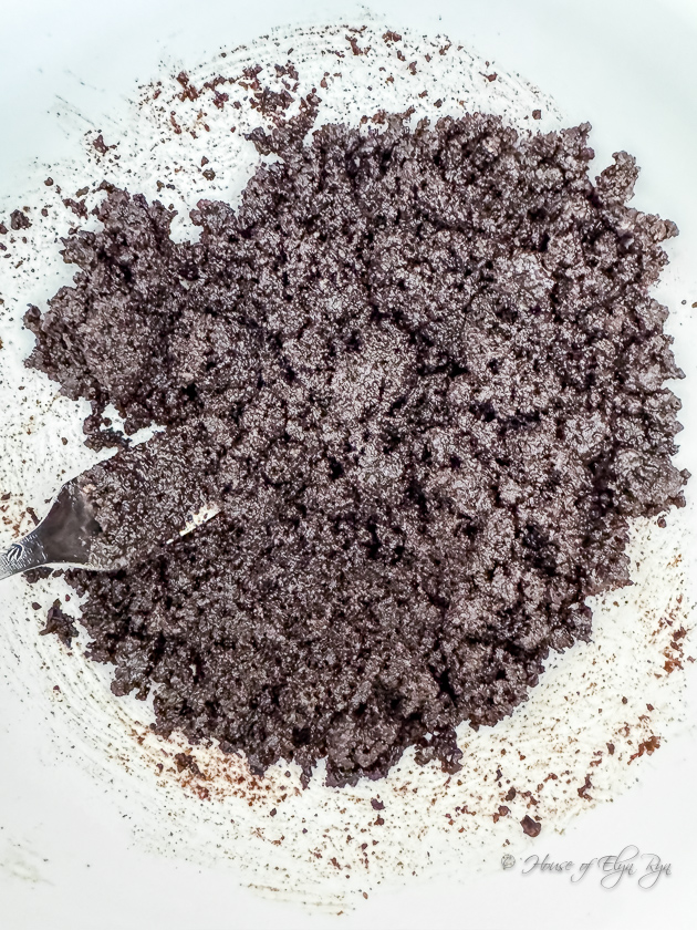 Crushed cookies with butter