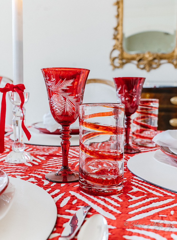 Red Christmas Table