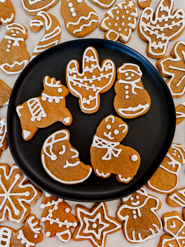 Soft Gingerbread Cookies