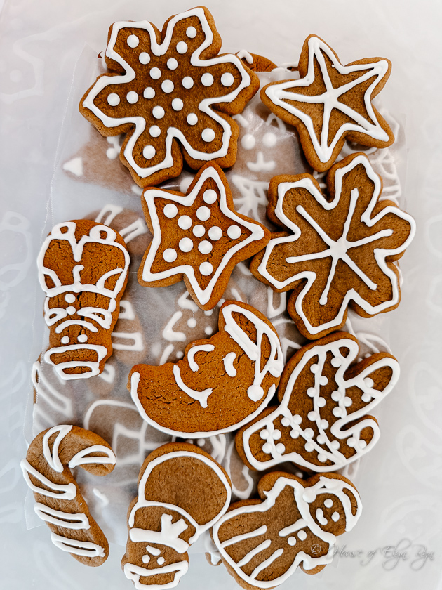 Soft Gingerbread Cookies