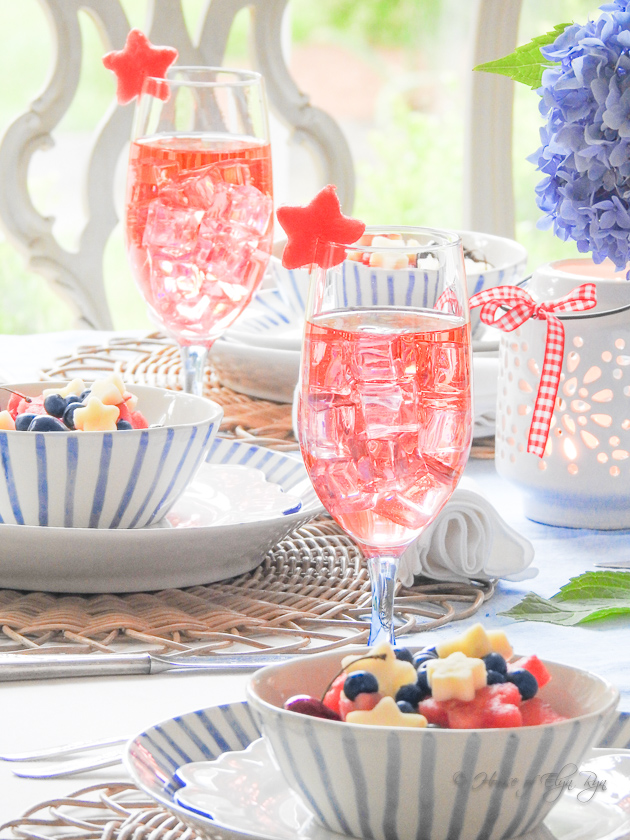 How to Set a Beautiful Light Blue Patriotic Table