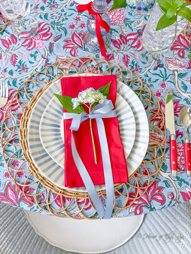 Set a Versatile Foral Red, White, and Blue Table